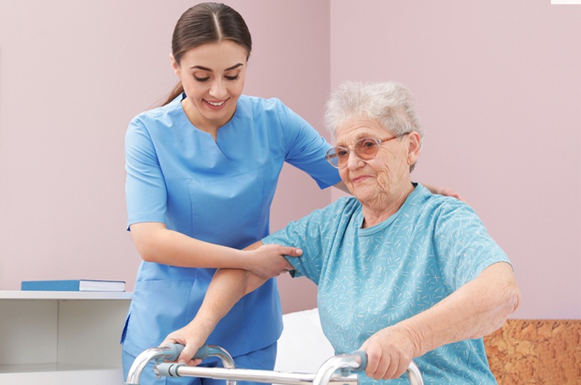 İzmir Yaşlı Bakıcısı Seçimi ve Evde Bakım Hizmetleri